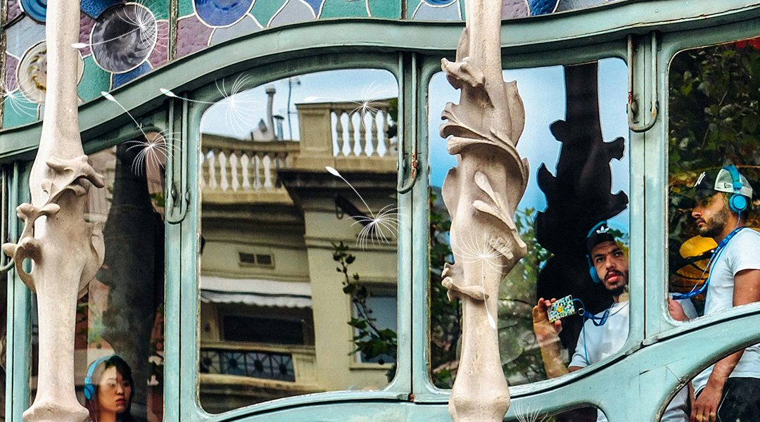 A photo of the outside of Casa Batllo in Barcelona Spain.